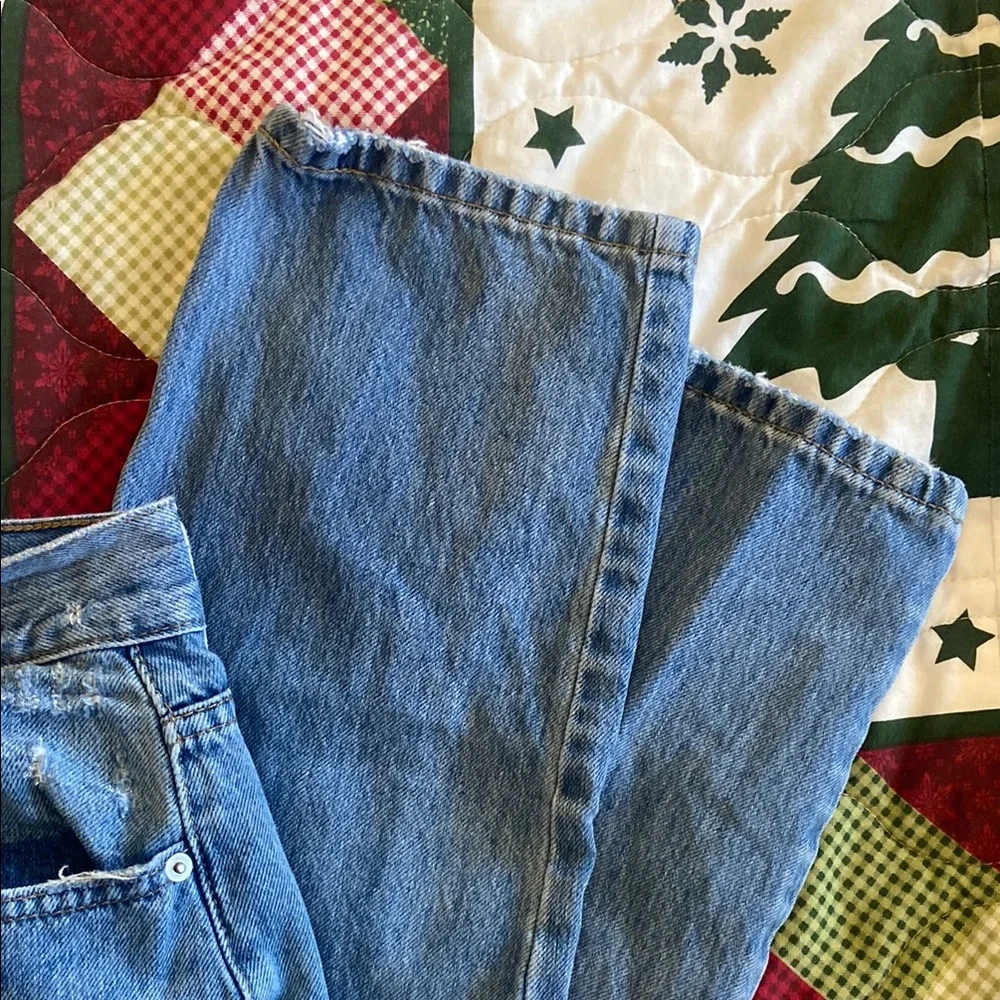 Fashion Nova Blue Relaxed Fit Jeans with Distressed Details - Picture 4 of 4